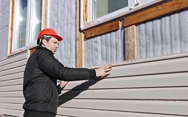 Cost of Vinyl Cladding Repair in New Berlin