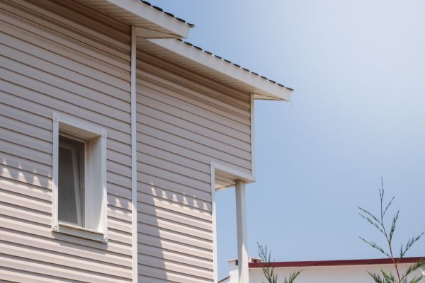 Cost of Vinyl Siding Hole Repair in New Berlin
